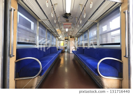 [Sangi Railway] Interior of the 270 series train (Hokusei Line) 131716440