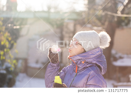 Mindful outdoor play with winter bubbles Mindful outdoor play with winter bubbles 131717775