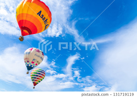 Suzuka Sky Festa, hot air balloons floating softly (Suzuka City, Mie Prefecture) Suzuka Sky Festa, hot air balloons floating softly (Suzuka City, Mie Prefecture) 131719119