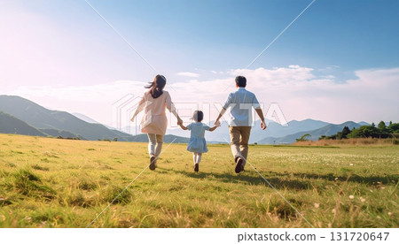 Back view of three Japanese parents and children 131720647