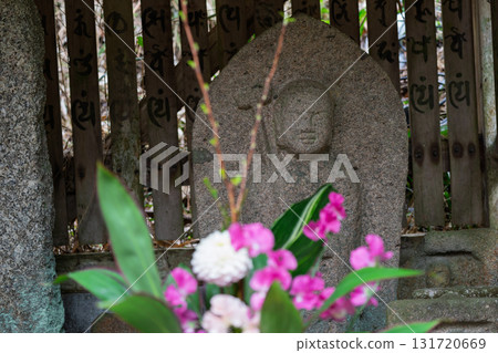 可愛的地藏菩薩像，深受百姓喜愛，守護著這一區。 131720669