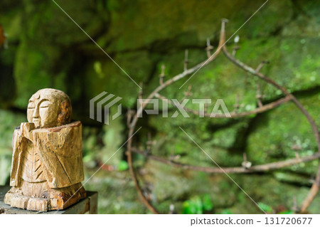 可愛的地藏菩薩像,深受百姓喜愛,守護著這一區。 可愛的地藏菩薩像,深受百姓喜愛,守護著這一區。 131720677
