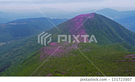 從北尾泉山上空俯瞰的平治山無人機空拍照片 131723807
