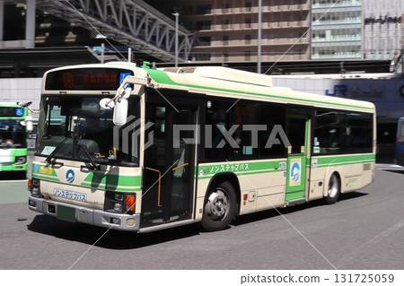 Osaka City Bus: Former Osaka Municipal Bus vehicle (in front of JR Osaka Station) 131725059