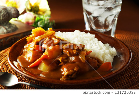 Curry and rice  131726352