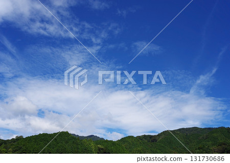 里山清爽的秋日天空 里山清爽的秋日天空 131730686