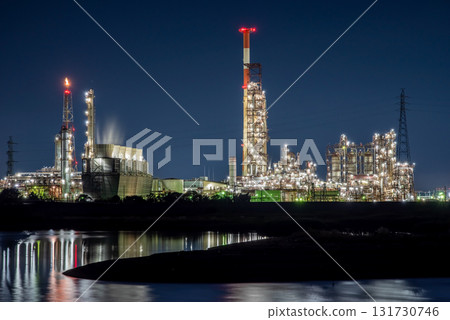四日市工廠的夜景（從燒津碼頭看到的鹽濱地區、昭和四日市製油廠） 131730746