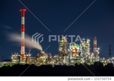 四日市工廠的夜景（從燒津碼頭看到的鹽濱地區、昭和四日市製油廠） 131730754