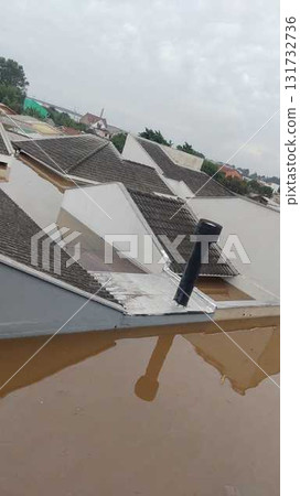[Brazil] Roof after flood damage 131732736
