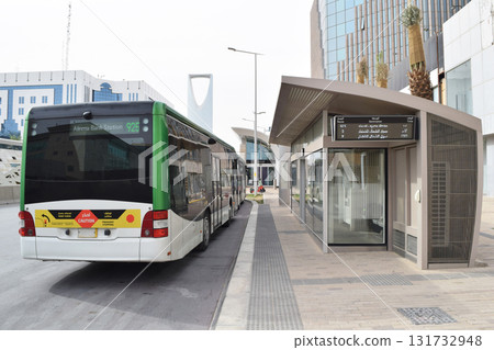 Bus stop in Riyadh, Saudi Arabia 131732948