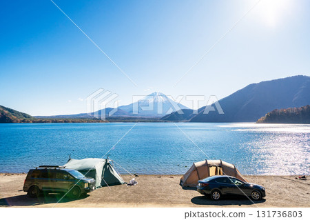 Scenery of a campsite on the shores of Lake Motosu in Yamanashi Prefecture Scenery of a campsite on the shores of Lake Motosu in Yamanashi Prefecture 131736803