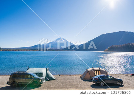 山梨縣本棲湖畔露營地的風景 山梨縣本棲湖畔露營地的風景 131736805