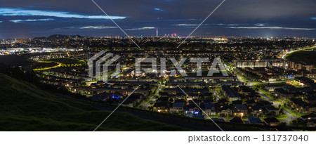 紐西蘭奧克蘭威靈頓山的天空塔和夜景 紐西蘭奧克蘭威靈頓山的天空塔和夜景 131737040