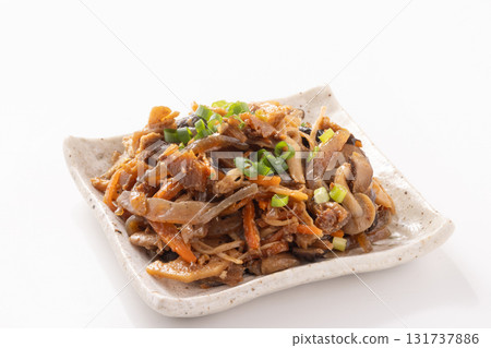 Stir-fried mushrooms and konjac Stir-fried mushrooms and konjac 131737886