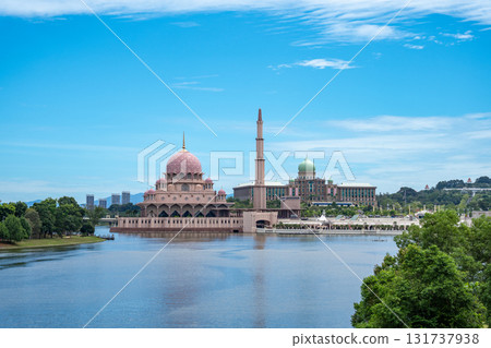 從運河看到的清真寺 131737938