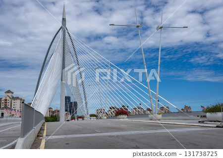 Sriwawasan Bridge over Putrajaya Sriwawasan Bridge over Putrajaya 131738725