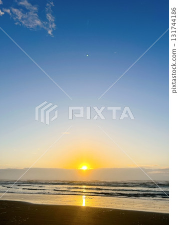 Sunrise seen from the sea 131744186