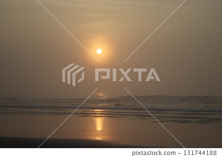 從海上看到的日出 從海上看到的日出 131744188