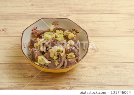 Gizzard and green onion with ponzu sauce 131746064