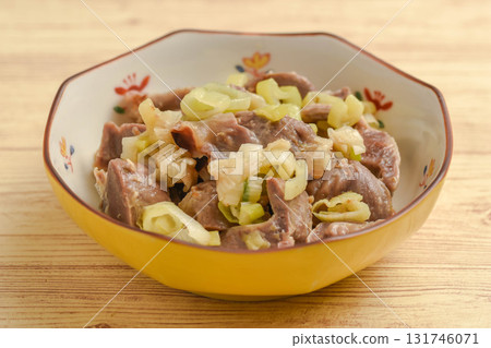Gizzard and green onion with ponzu sauce 131746071