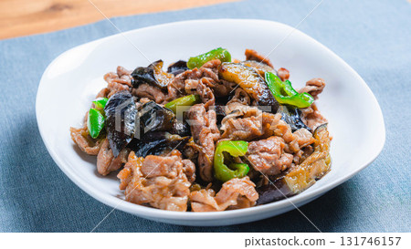 用味噌炒茄子和豬肉 131746157