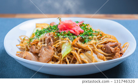 家常炒麵，蔬菜豐富 131746320