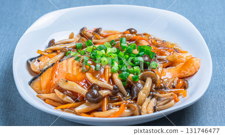 日式濃汁燉鮭魚 日式濃汁燉鮭魚 131746477