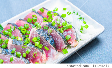 Seared bonito 131746517