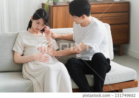 丈夫支持情緒不穩定的孕婦生活方式圖片 131749682