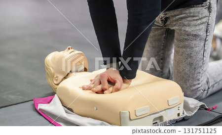 BLSD Defibrillator use course. first aid course - company safety - cardiac massage - Basic Life Support 131751125