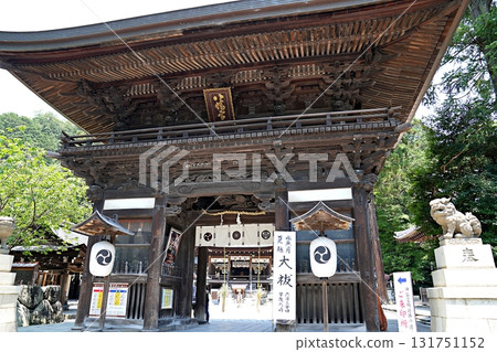 滋賀縣近江八幡日牟禮八幡神社大樓門(略放大,夏季) 滋賀縣近江八幡日牟禮八幡神社大樓門(略放大,夏季) 131751152