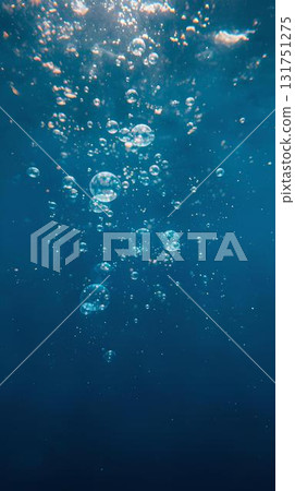 Background material_underwater bubbles 131751275