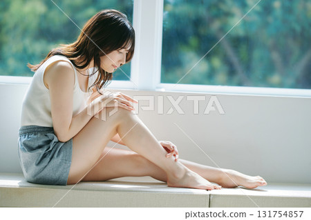 Beauty image: Portrait of a young woman Beauty image: Portrait of a young woman 131754857