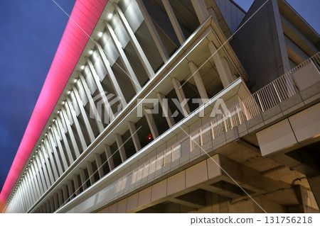 燈光璀璨的東京水上運動中心(東京都江東區) 燈光璀璨的東京水上運動中心(東京都江東區) 131756218
