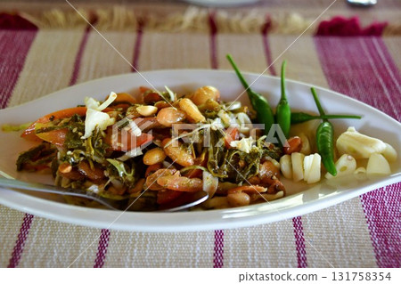 緬甸，蒲甘，河畔餐廳，茶葉沙拉，當地美食 131758354