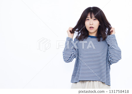 擔心頭髮受損的女性 131758418