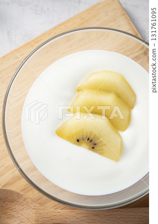 Kiwi fruit and plain yogurt Kiwi fruit and plain yogurt 131761095