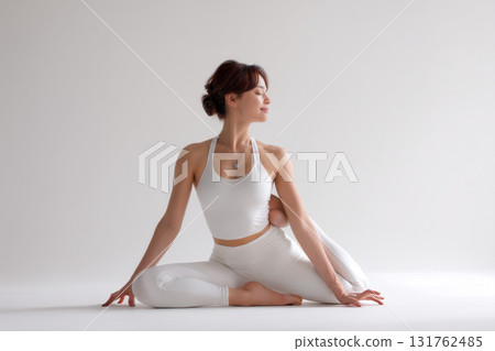 Women who do yoga Women who do yoga 131762485