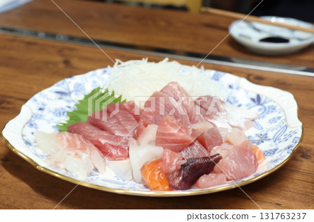 Colorful sashimi platter and elegant Japanese dishes 131763237