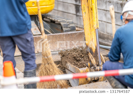 Waterworks, water pipe replacement, road, asphalt paving, excavation, open cut construction method 131764587