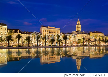 Split and Blue Hour 131765401