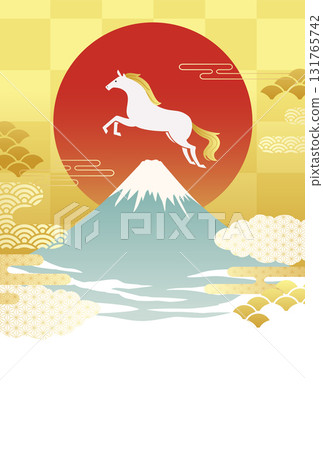 2026 年馬年新年賀卡模板，帶有富士山和初升的日出（向量插圖） 131765742