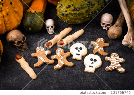 Halloween scary gingerbread cookies for party 131766745
