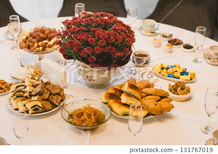 A beautiful table set for an autumn celebration. 131767019