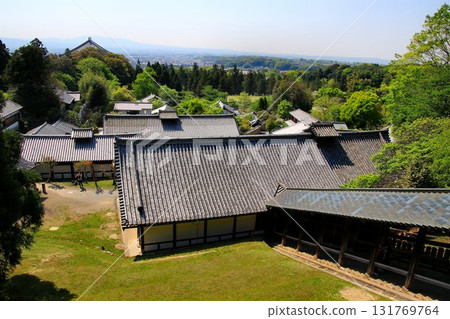 斑鳩的風景…從國寶【二月堂】眺望登山迴廊與大佛殿 131769764