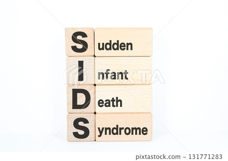 SIDS 的縮寫。多個木塊。嬰兒猝死症候群。 131771283