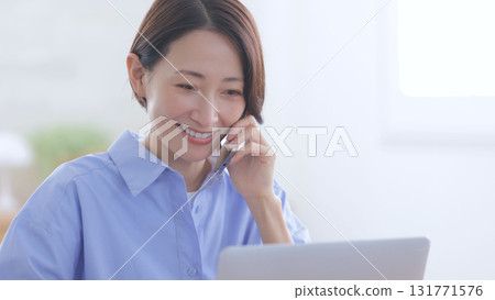 淺談智能手機的女人 131771576