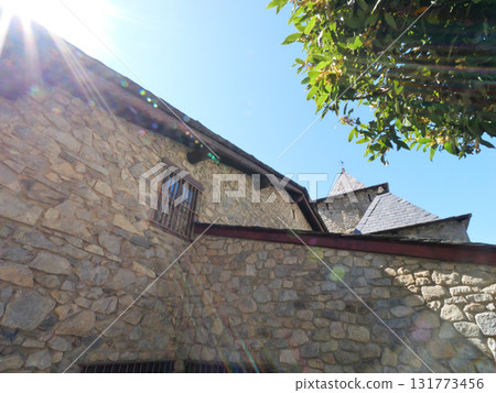 安道爾公國 Casa de la Vall 後面，五月的一個陽光明媚的日子 131773456