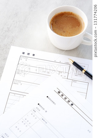 Resume and CV - Prepare a resume and CV, which are essential application documents when changing jobs. 131774206