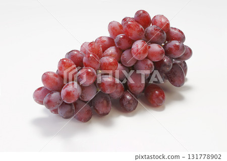 Crimson seedless grapes (Australia) 131778902